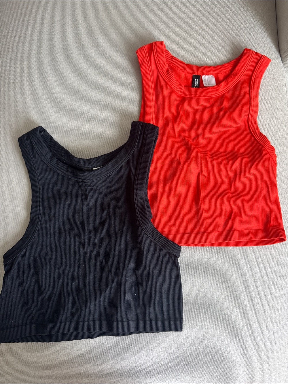 H&M Ribbed Crop Tank Tops - Red & Black
